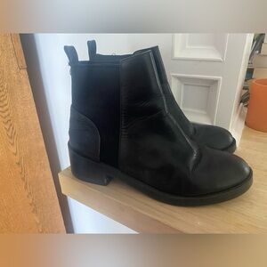 Steve Madden Chelsea Boot Size 6